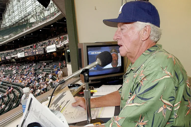 Yelich pays tribute to Uecker after Brewers win